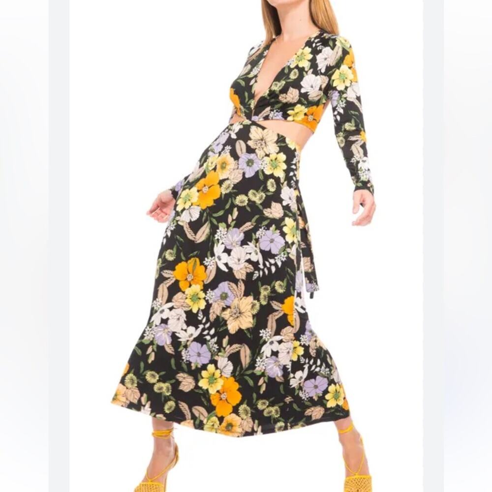 AFRM Assi Deep V Neck Side CutOut Midi Knit Dress
Noir Vintage Floral - Picture 6 of 10